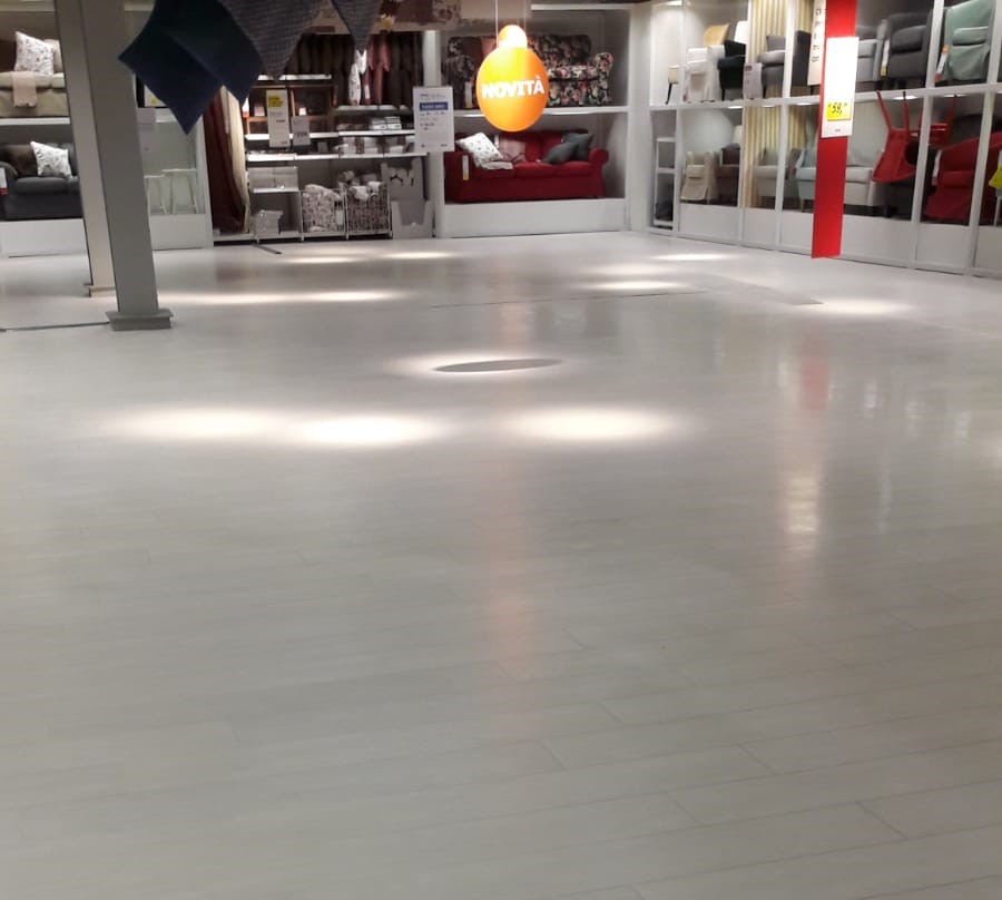 ID QUARE Pavimenti in PVC DI SQUARE per retail