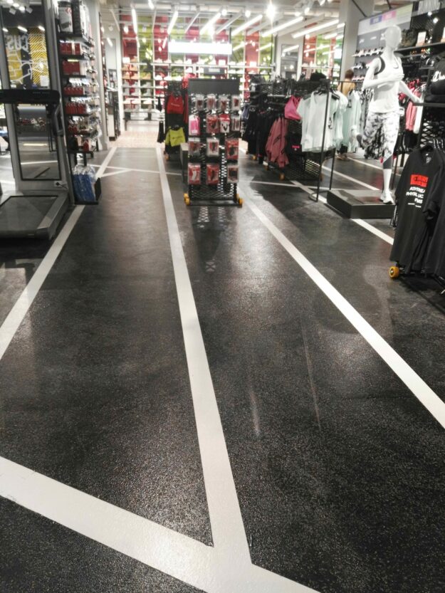 Game7 Lingotto Torino: Superfici in Resina Personalizzate da Prima