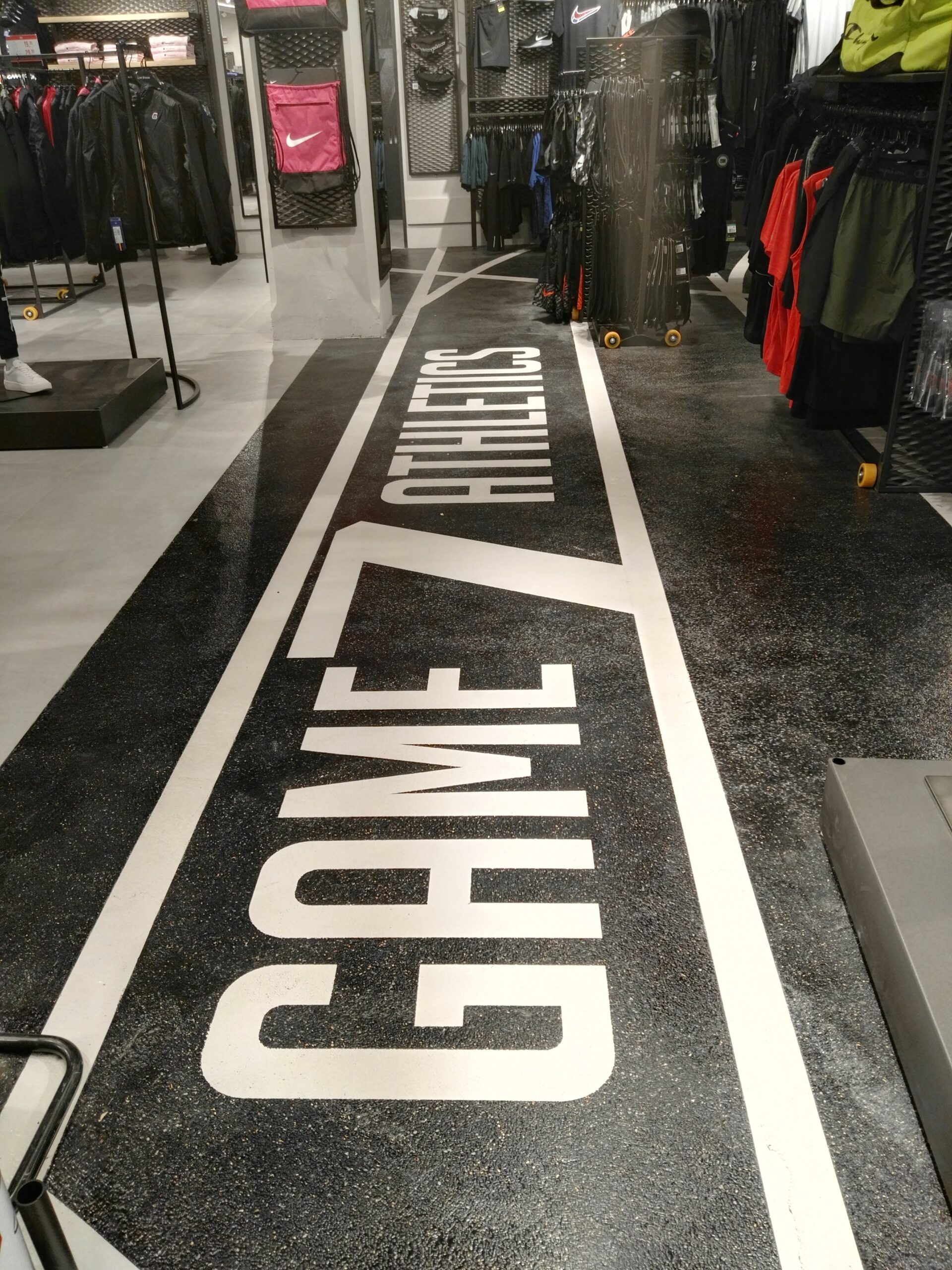 Game7 Lingotto Torino: Superfici in Resina Personalizzate da Prima