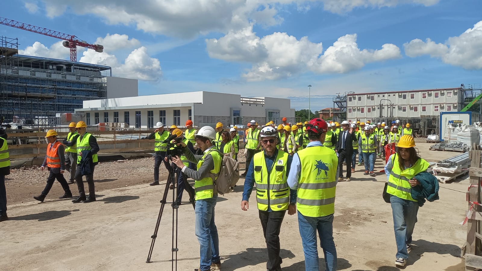 Prima Sanità: Pavimenti Industriali al Nuovo Santa Chiara di Pisa