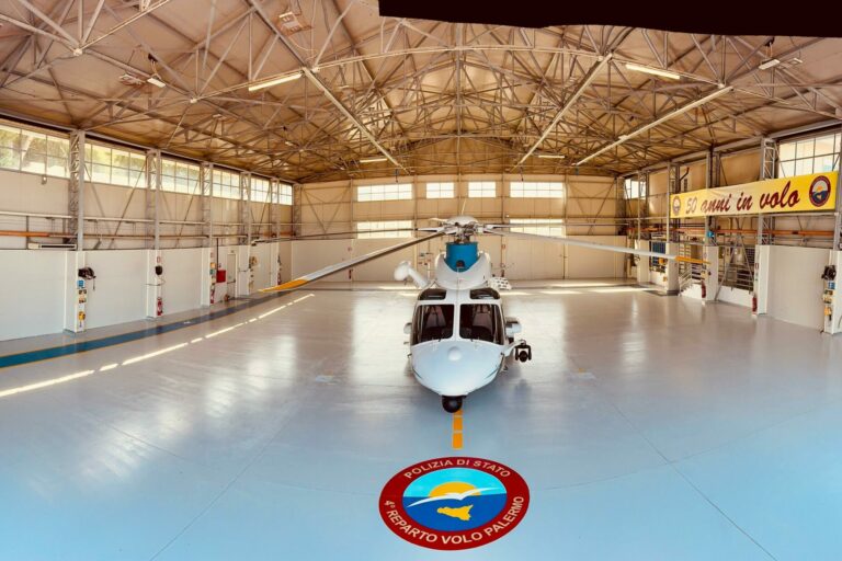 Hangar della Polizia Di Stato IV Reparto Volo - Palermo - Pavimento in resina e segnaletica