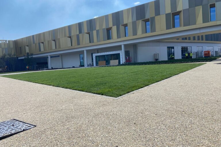 PRIMA GROUND® - Calcestruzzo architettonico in sasso lavato per HQ Bulgari Valenza