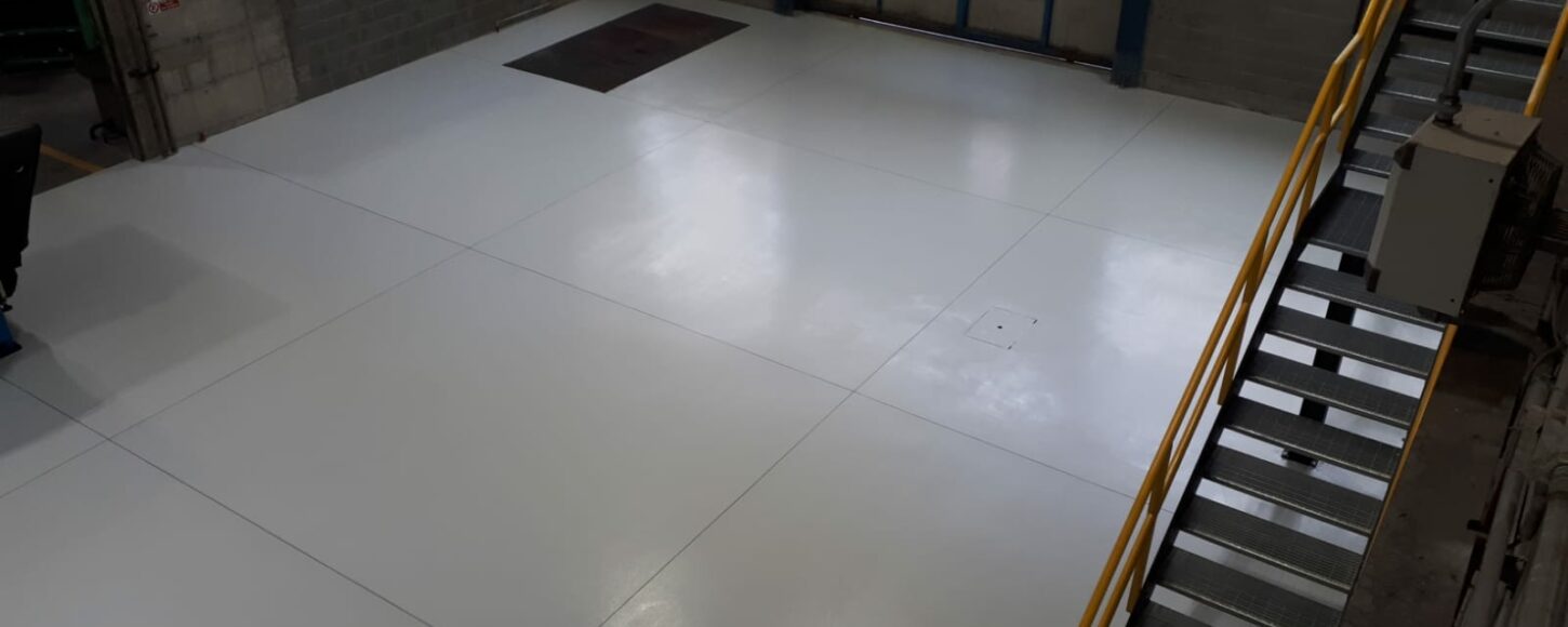 pavimento in resina ad alta resistenza CPU RT e Mapei Mapefloor System 32 per lab test prove industria siderurgica: area TTN+AREA MACCHINA CND AERO SPACE -