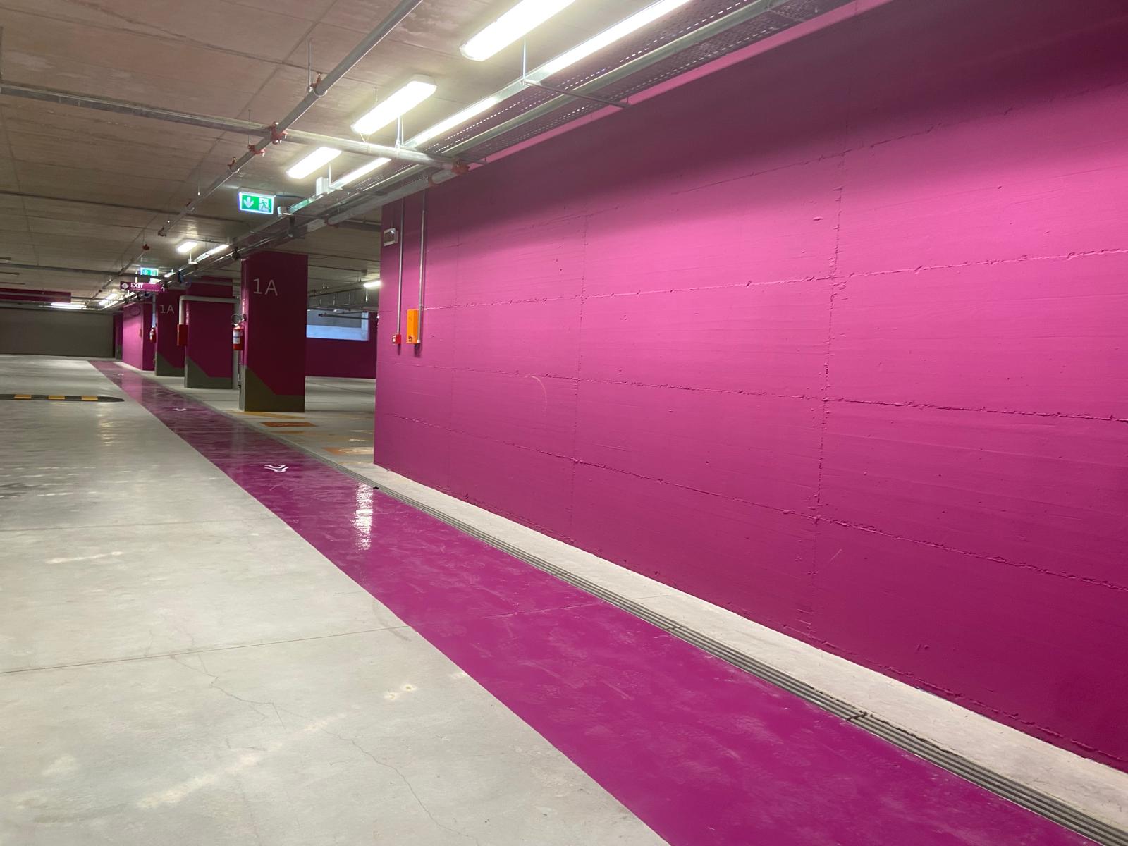 Parcheggio Politecnico di Torino: percorsi in resina, segnaletica e tinteggiature Prima