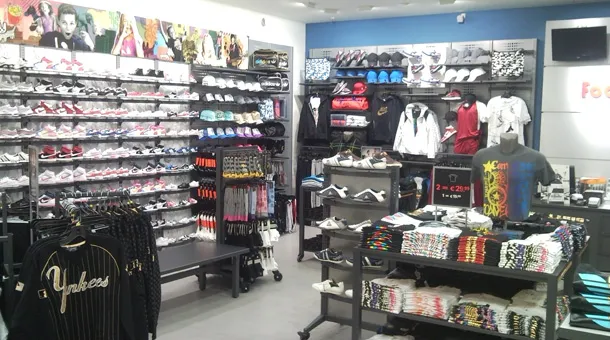 Pavimenti decorativi area vendita Footlocker via del corso Roma