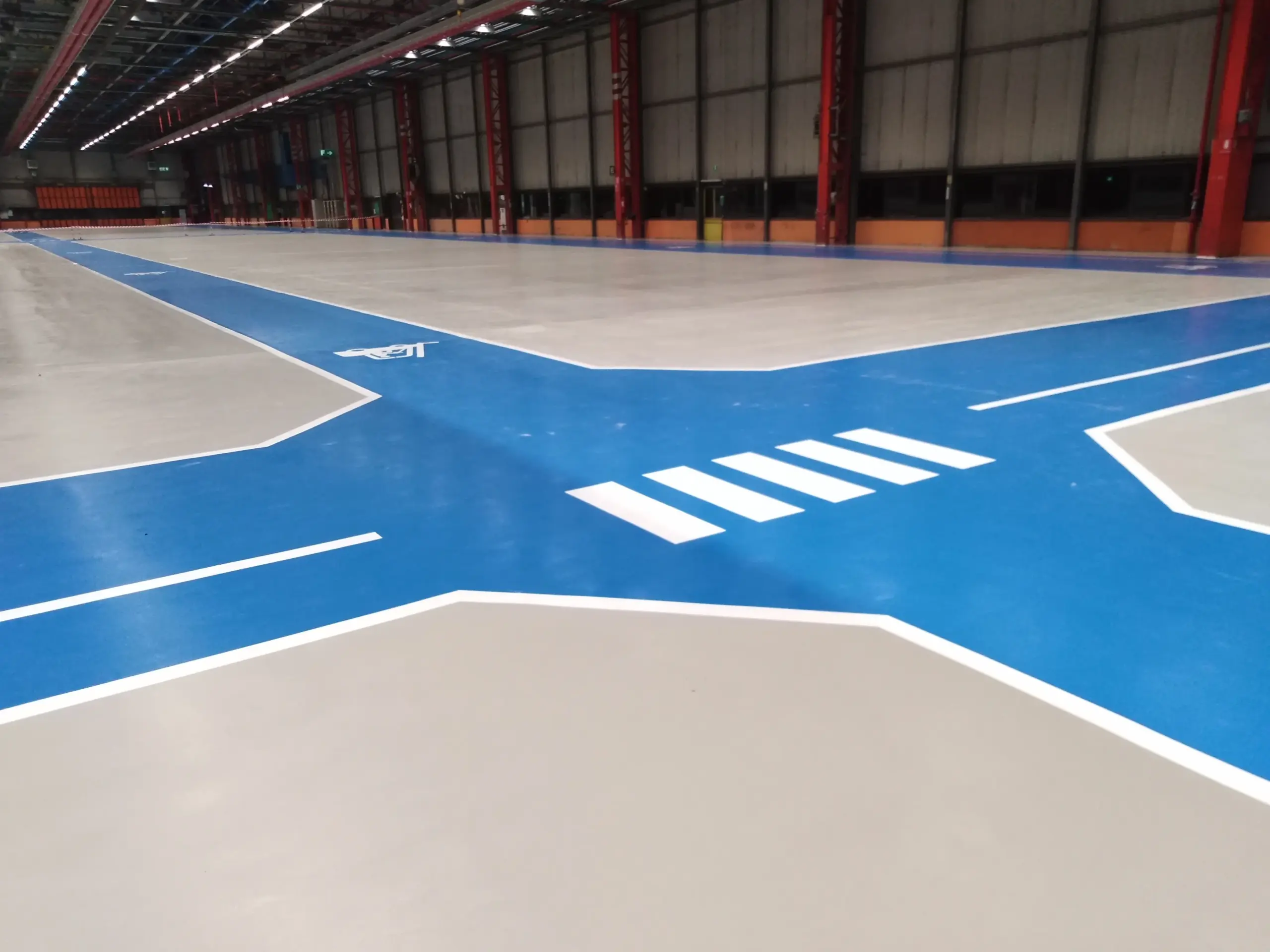 Pavimento in resina MAPEI MAPEFLOOR SYSTEM 91 per Industria Italiana Autobus-Flumeri