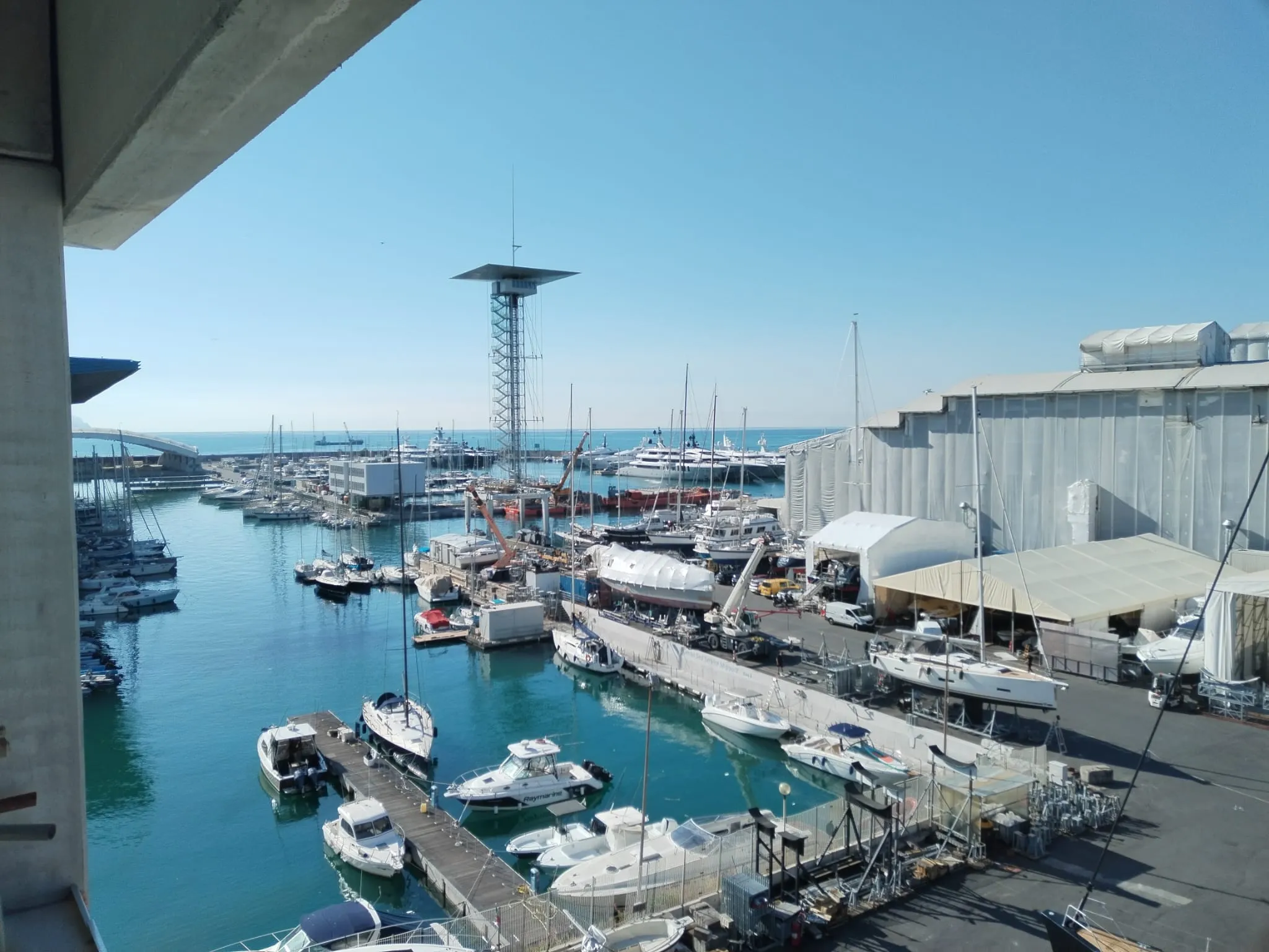 Prima pavimentazioni industriali collaboranti con solaio per fabbricato produttivo nel per il Nuovo Polo della Nautica a Genova