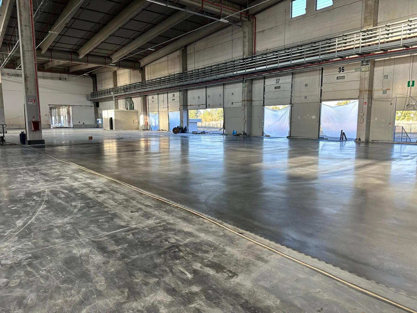 Prima Pavimenti Laser Screed per grandi poli logistici - Logicor Fiumicino