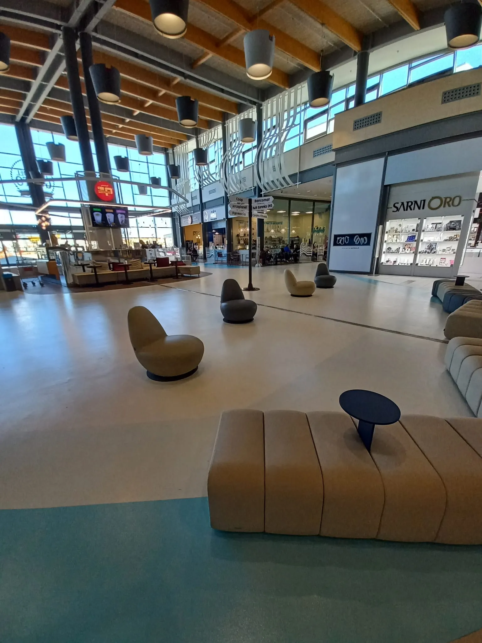 PAvimenti in resina e sport lines Centro Commerciale Levante