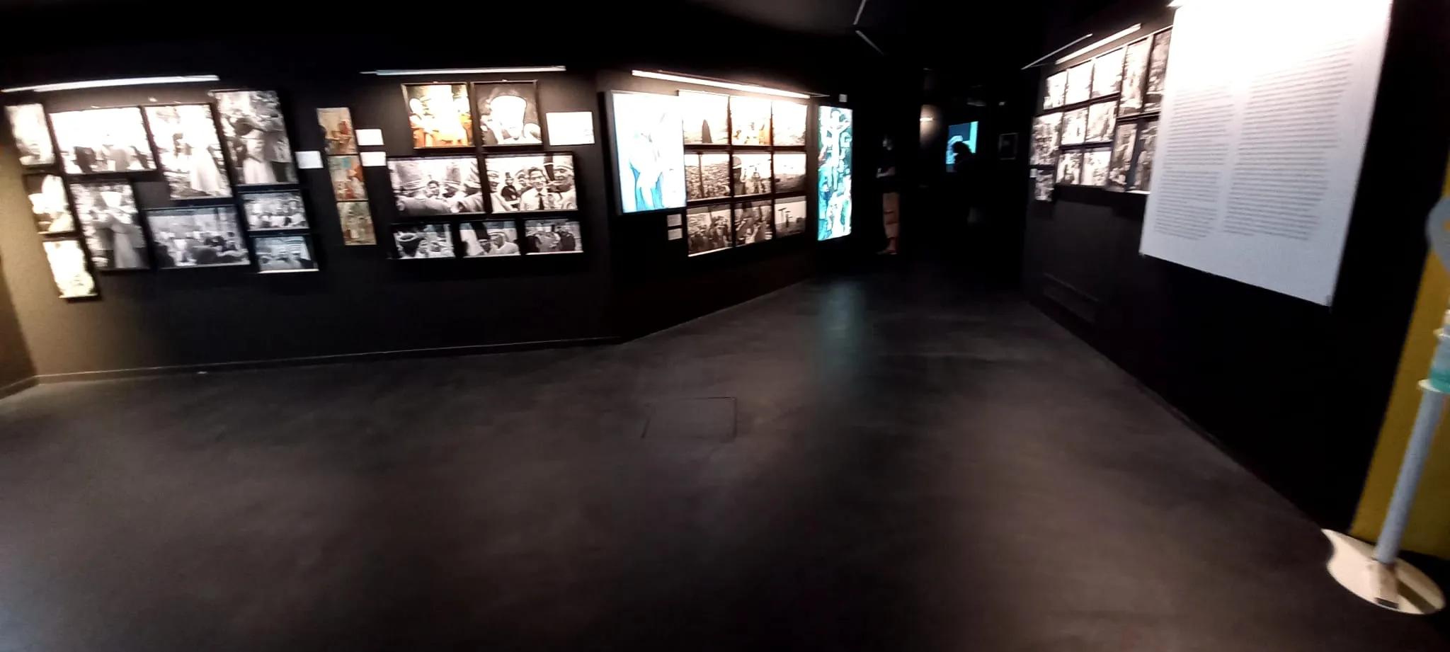 Pavimento in Ultratop Loft nero - Sottopasso Cinema Modenissimo Bologna