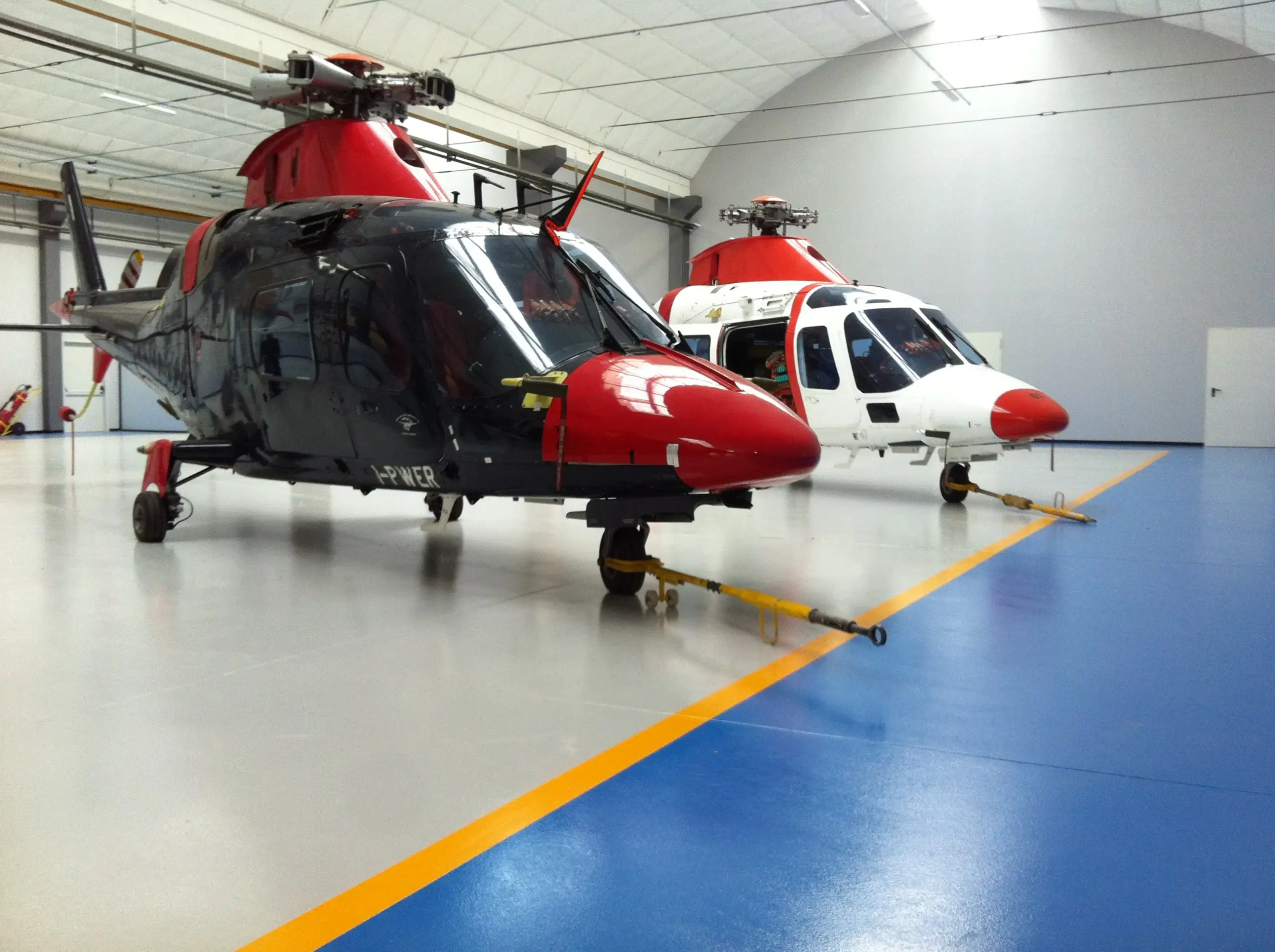 Pavimento in resina ad alto spessore Hangar elicotteri