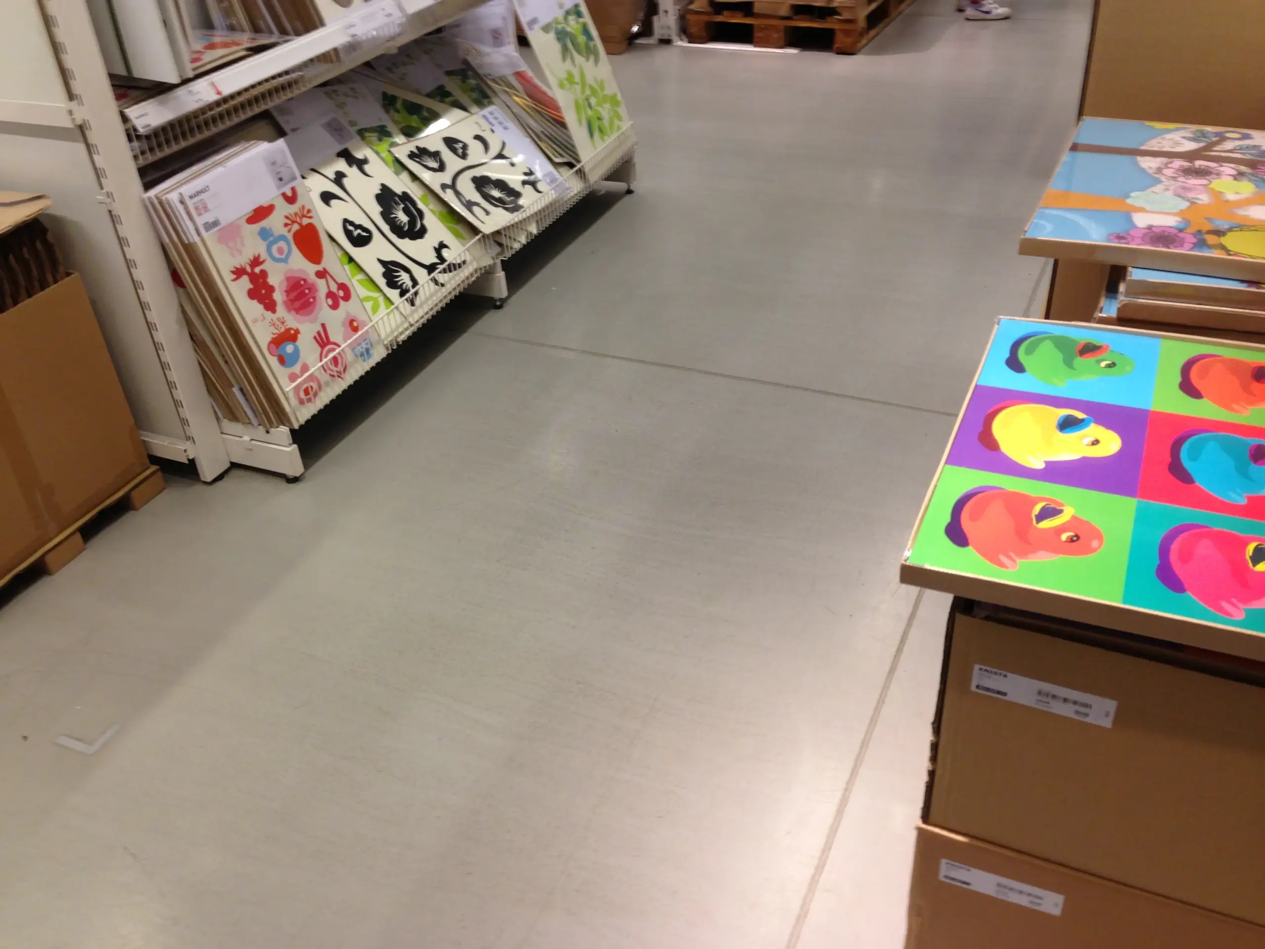 Pavimento in resina personalizzato market hall ikea