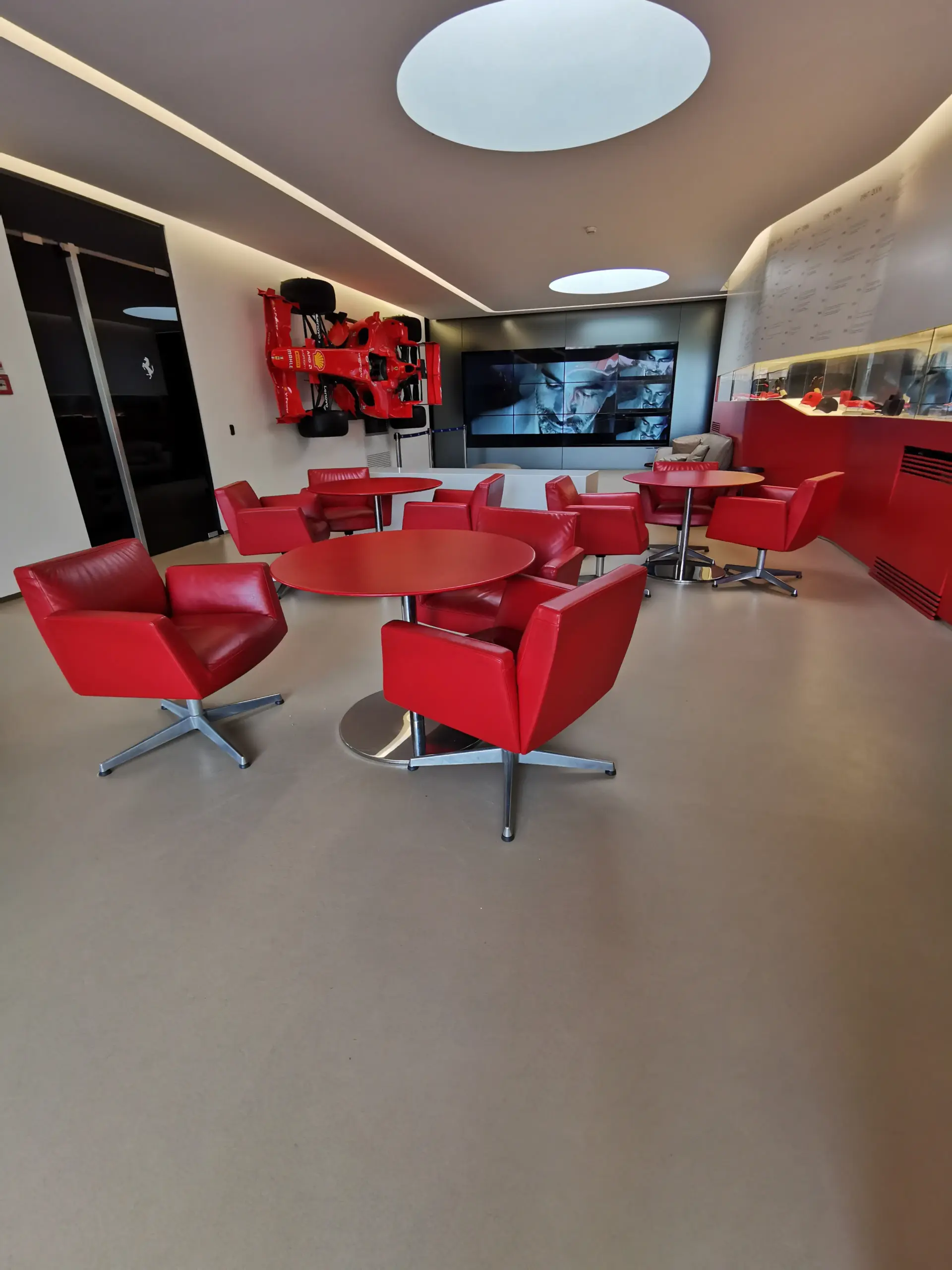 Saletta portineria Storica Ferrari_Pavimento in ultratop