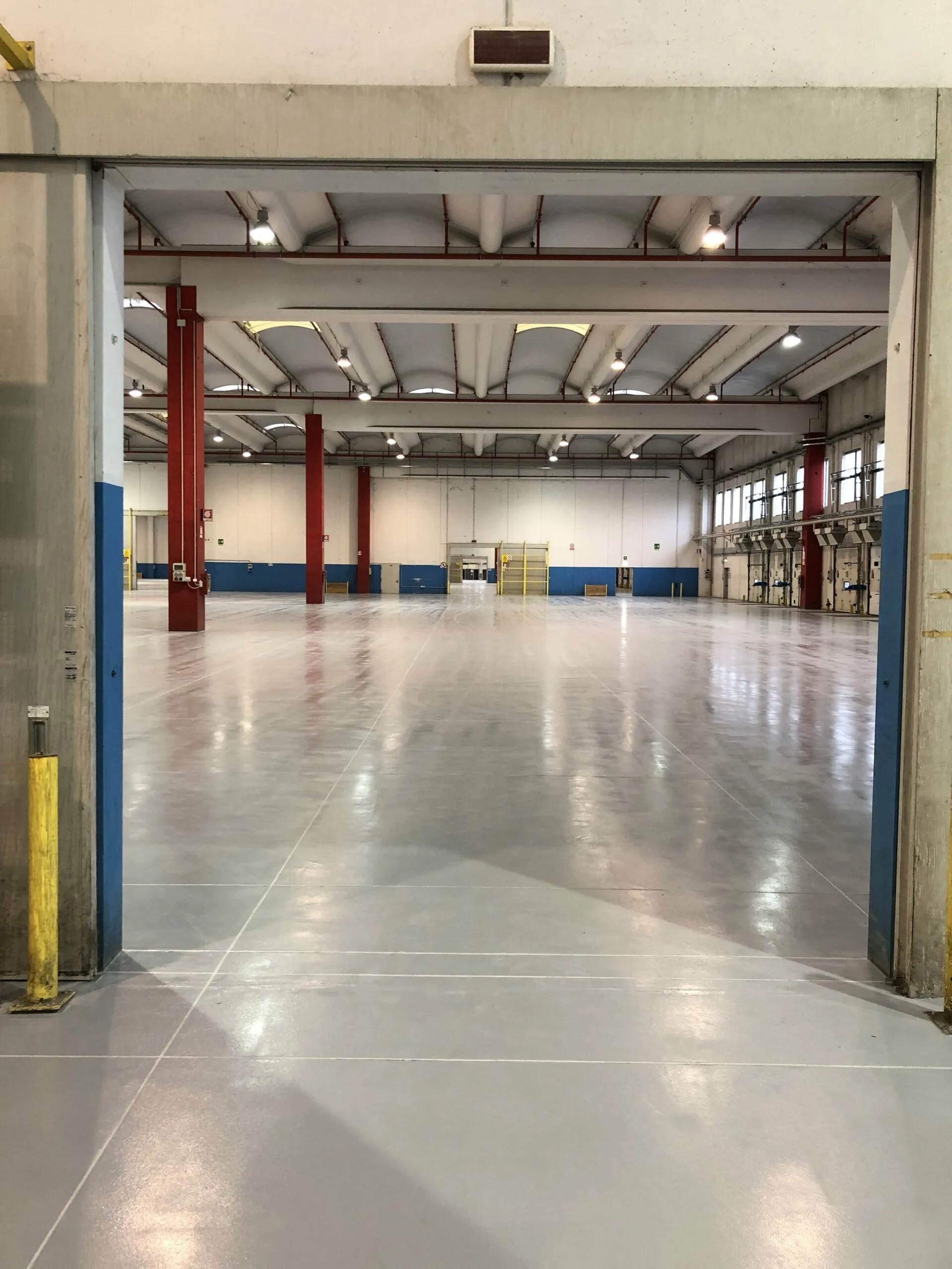 Pavimenti in resina Logistica GDS per Real Estate Player (BO)