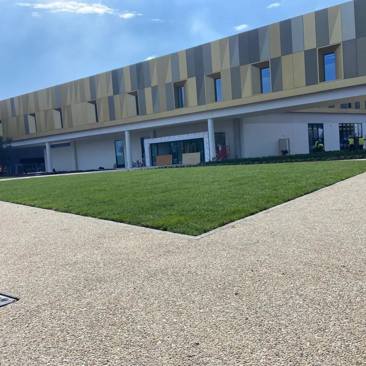 Prima-Ground®calcestruzzo architettonico in sasso lavato per HQ Bulgari a Valenza