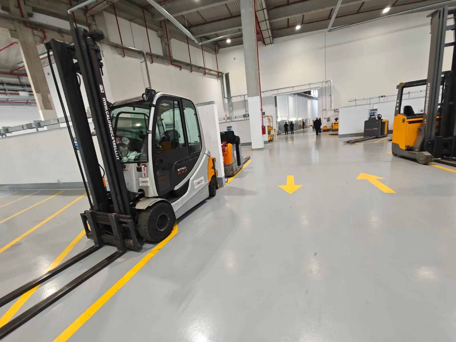 Pavimento in Resina per Area Ricarica Magazzino Logistico Mazer Fiumicino